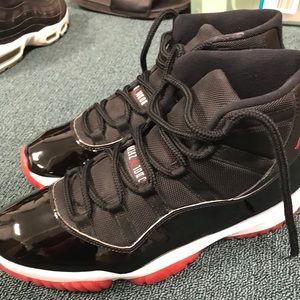 Jordan 11 retro “bred”